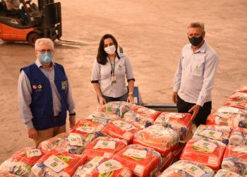 Agricultor Solidário: Aprosoja entrega 400 cestas básicas a entidade em Goiás