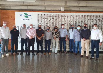 Comitiva da Aprosoja Brasil visita Embrapa Cerrados e estuda parceria