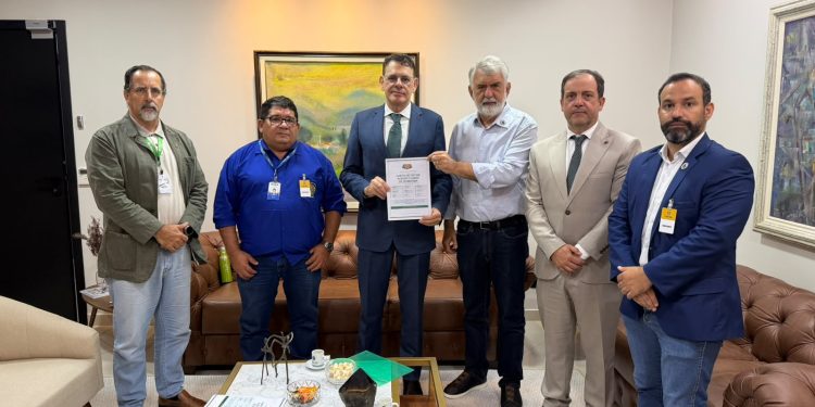 A APROSOJA-RO, juntamente à APRON e ao CREA-RO, realizou uma visita institucional ao Tribunal de Justiça de Rondônia (TJRO), direcionada ao Desembargador Alexandre Miguel.